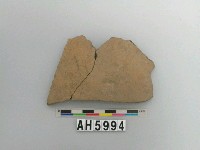 藏品(灰褐色細砂素面陶)的圖片